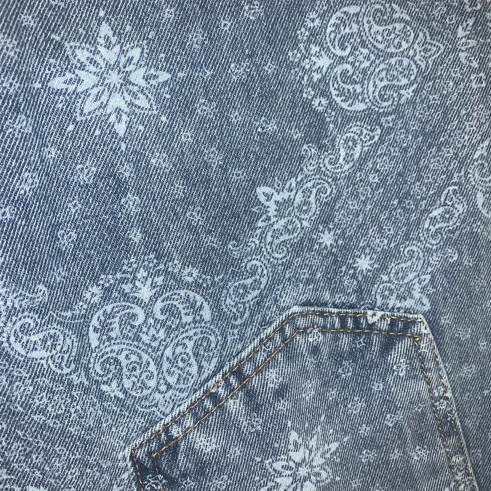 A5 - 254 Vestique bandana patterned Jeans blue and white size medium NWOT - Picture 7 of 11